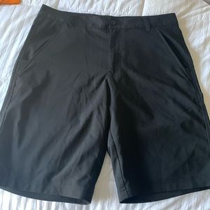 Men’s golf shorts